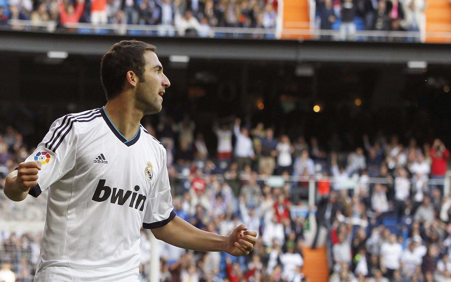 诺坎普国王之名响彻云霄 巴萨主场第10分钟万人齐呼梅西